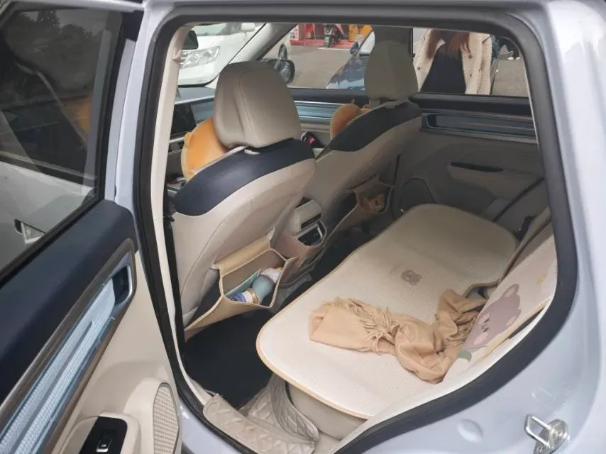 2023 Geely ICON 1.5T 181HP L4 7DCT,autocango,china used car exporter,china ev exporter,chinese used car exporter,chinese used ev exporter