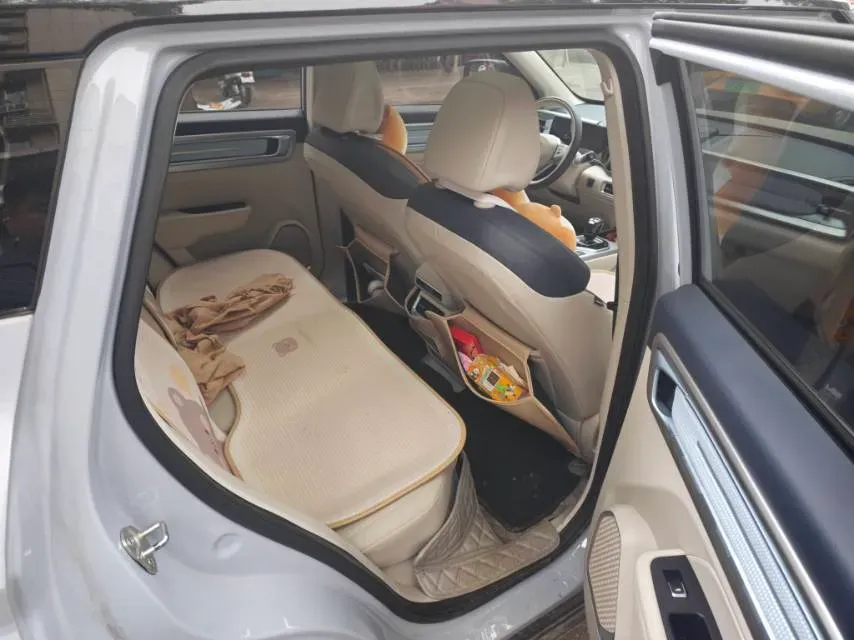 2023 Geely ICON 1.5T 181HP L4 7DCT,autocango,china used car exporter,china ev exporter,chinese used car exporter,chinese used ev exporter