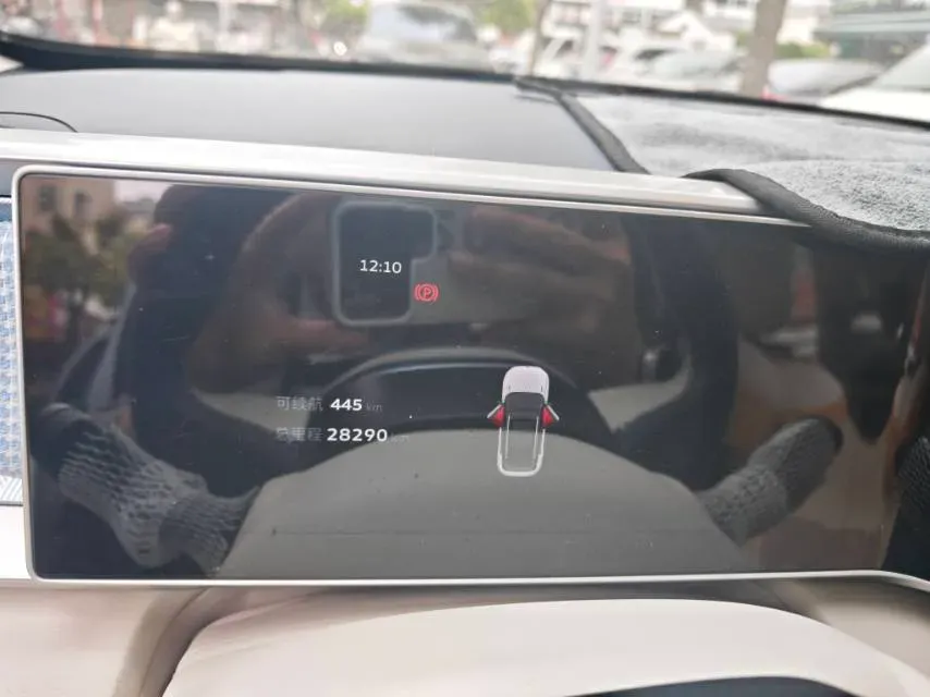 2023 Geely ICON 1.5T 181HP L4 7DCT,autocango,china used car exporter,china ev exporter,chinese used car exporter,chinese used ev exporter