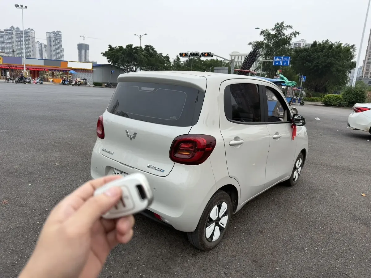 2025 WuLing HongGuang MINI EV BEV 16.2KWH,autocango,china used car exporter,china ev exporter,chinese used car exporter,chinese used ev exporter