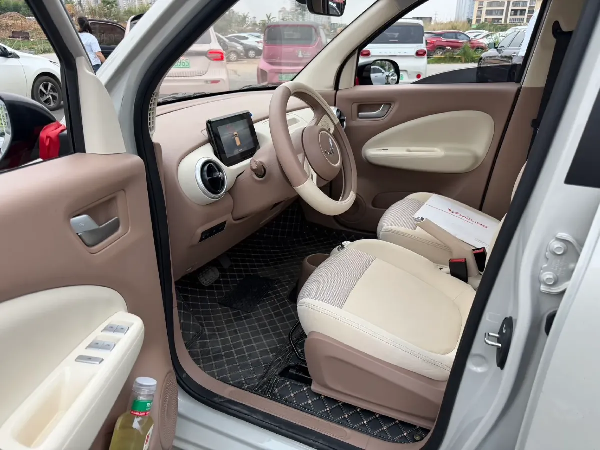 2025 WuLing HongGuang MINI EV BEV 16.2KWH,autocango,china used car exporter,china ev exporter,chinese used car exporter,chinese used ev exporter