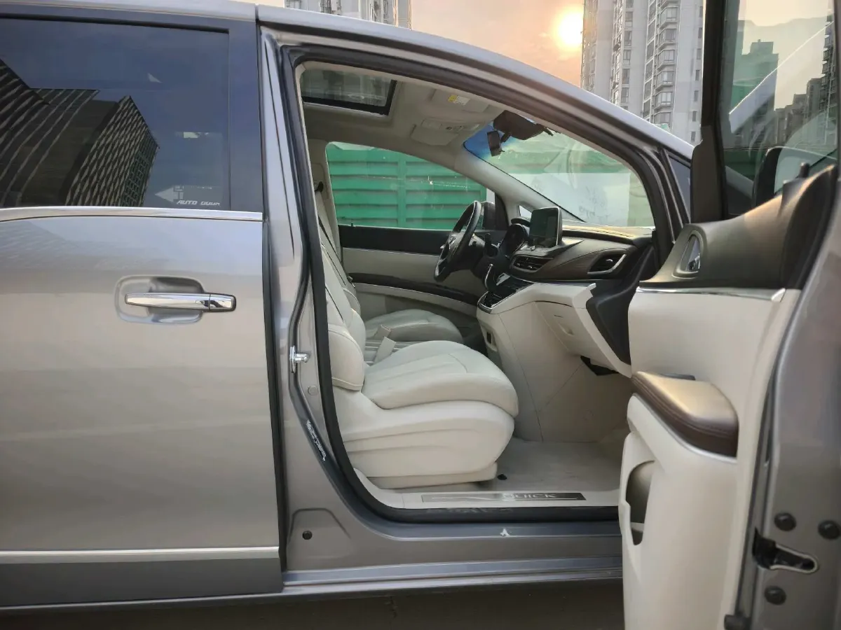 2021 Buick GL8 2.0T 237HP L4 9AT,autocango,china used car exporter,china ev exporter,chinese used car exporter,chinese used ev exporter