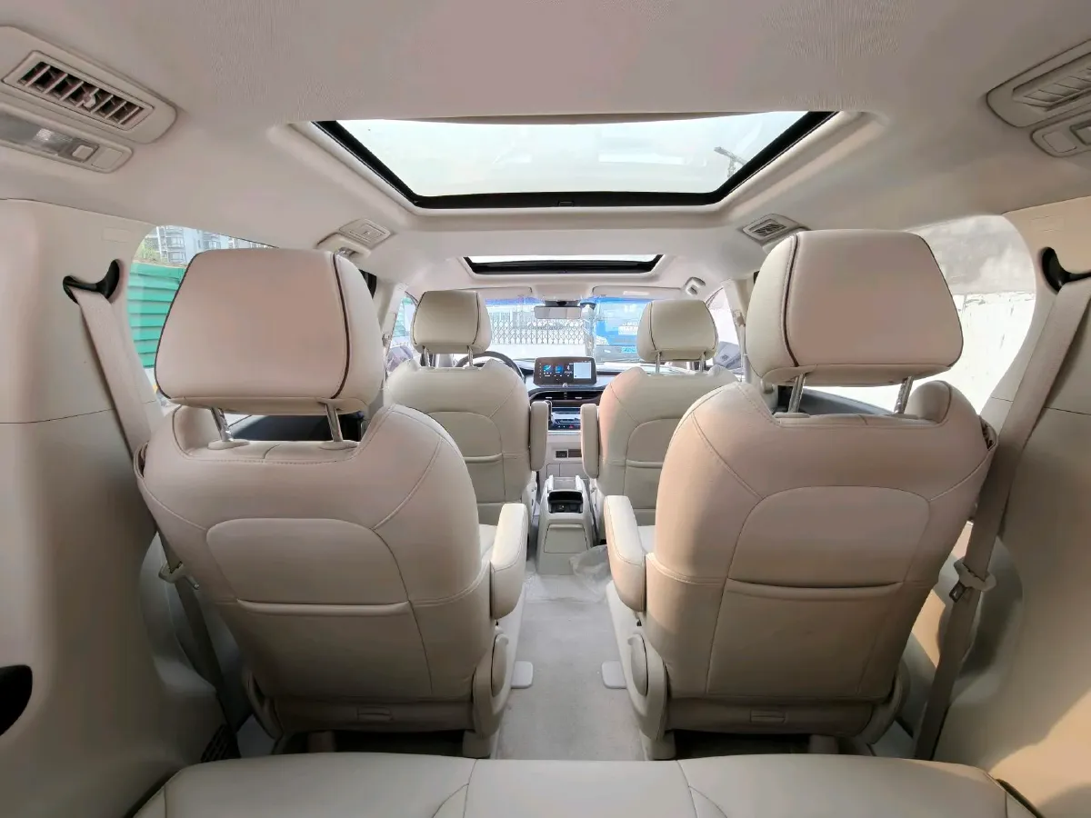 2021 Buick GL8 2.0T 237HP L4 9AT,autocango,china used car exporter,china ev exporter,chinese used car exporter,chinese used ev exporter