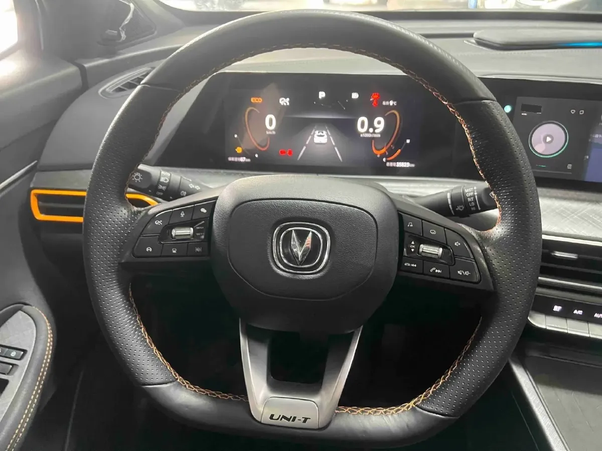 2022 ChangAn UNI-T 1.5T 188HP L4 7DCT,autocango,china used car exporter,china ev exporter,chinese used car exporter,chinese used ev exporter