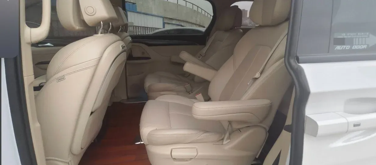 2022 Buick GL8 2.0T 237HP L4 9AT,autocango,china used car exporter,china ev exporter,chinese used car exporter,chinese used ev exporter