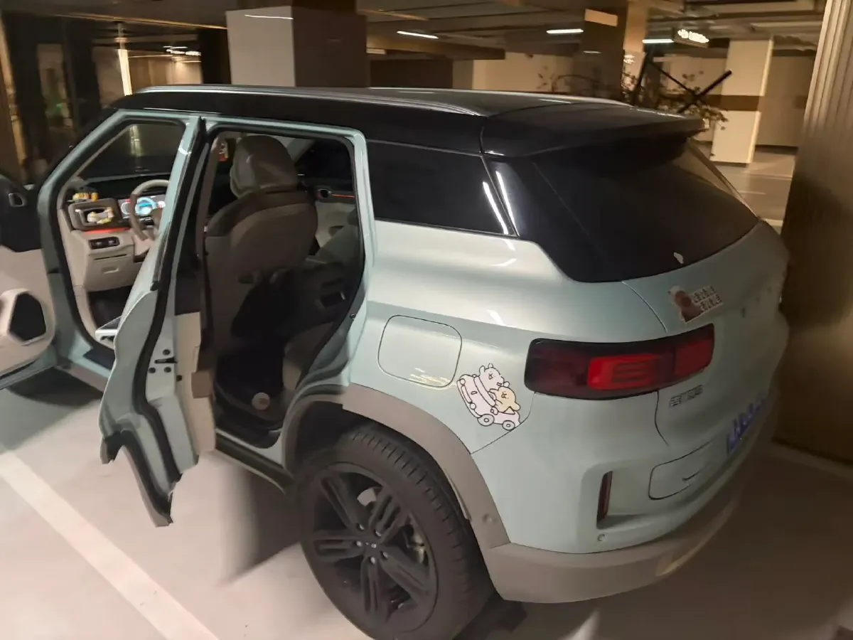 2022 Geely ICON 1.5T 177HP L3 6AT,autocango,china used car exporter,china ev exporter,chinese used car exporter,chinese used ev exporter