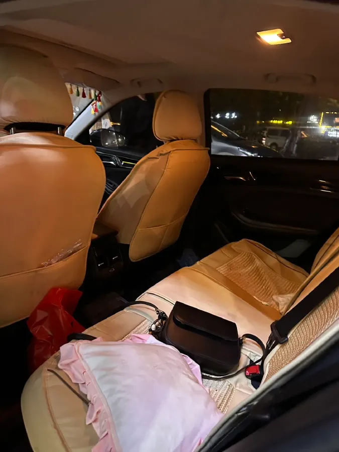 2021 Roewe i5 1.5L 120HP L4 CVT,autocango,china used car exporter,china ev exporter,chinese used car exporter,chinese used ev exporter