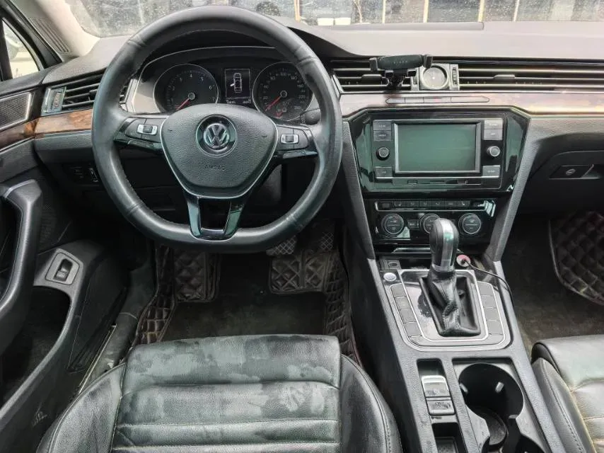 2018 Volkswagen Magotan 1.8T 180HP L4 7DCT,autocango,china used car exporter,china ev exporter,chinese used car exporter,chinese used ev exporter