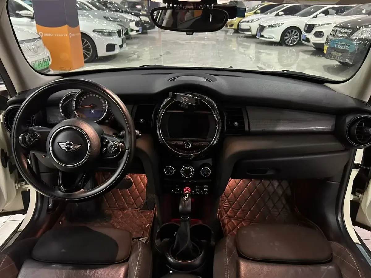 2016 MINI MINI 1.5T 136HP L3 6AT,autocango,china used car exporter,china ev exporter,chinese used car exporter,chinese used ev exporter