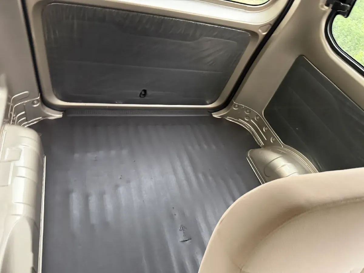 2019 WuLing HongGuang V 1.5L 99HP L4 6MT,autocango,china used car exporter,china ev exporter,chinese used car exporter,chinese used ev exporter