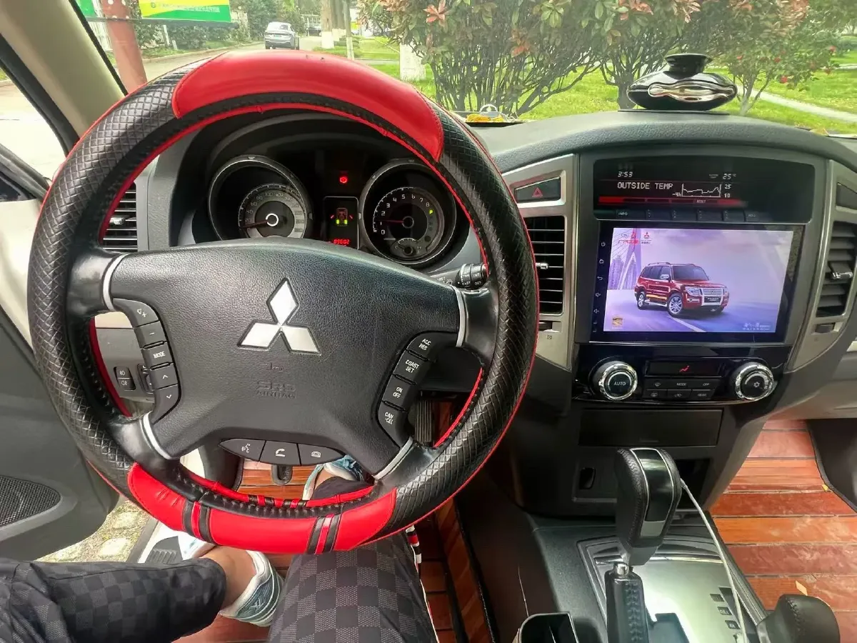 2018 Mitsubishi Pajero 3.0L 174HP V6 5AT,autocango,china used car exporter,china ev exporter,chinese used car exporter,chinese used ev exporter