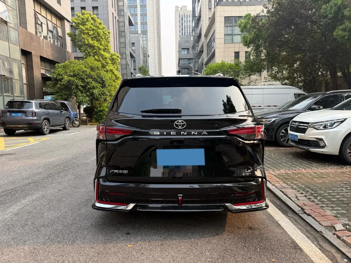 2024 Toyota Sienna 2.5L 189HP L4 E-CVT Hybrid,autocango,china used car exporter,china ev exporter,chinese used car exporter,chinese used ev exporter