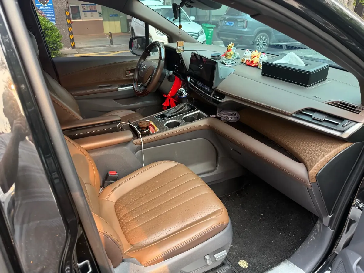 2024 Toyota Sienna 2.5L 189HP L4 E-CVT Hybrid,autocango,china used car exporter,china ev exporter,chinese used car exporter,chinese used ev exporter