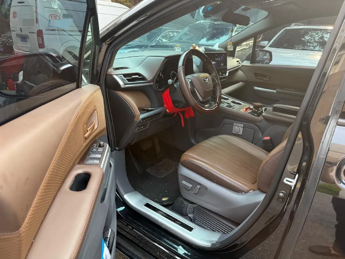 2024 Toyota Sienna 2.5L 189HP L4 E-CVT Hybrid,autocango,china used car exporter,china ev exporter,chinese used car exporter,chinese used ev exporter