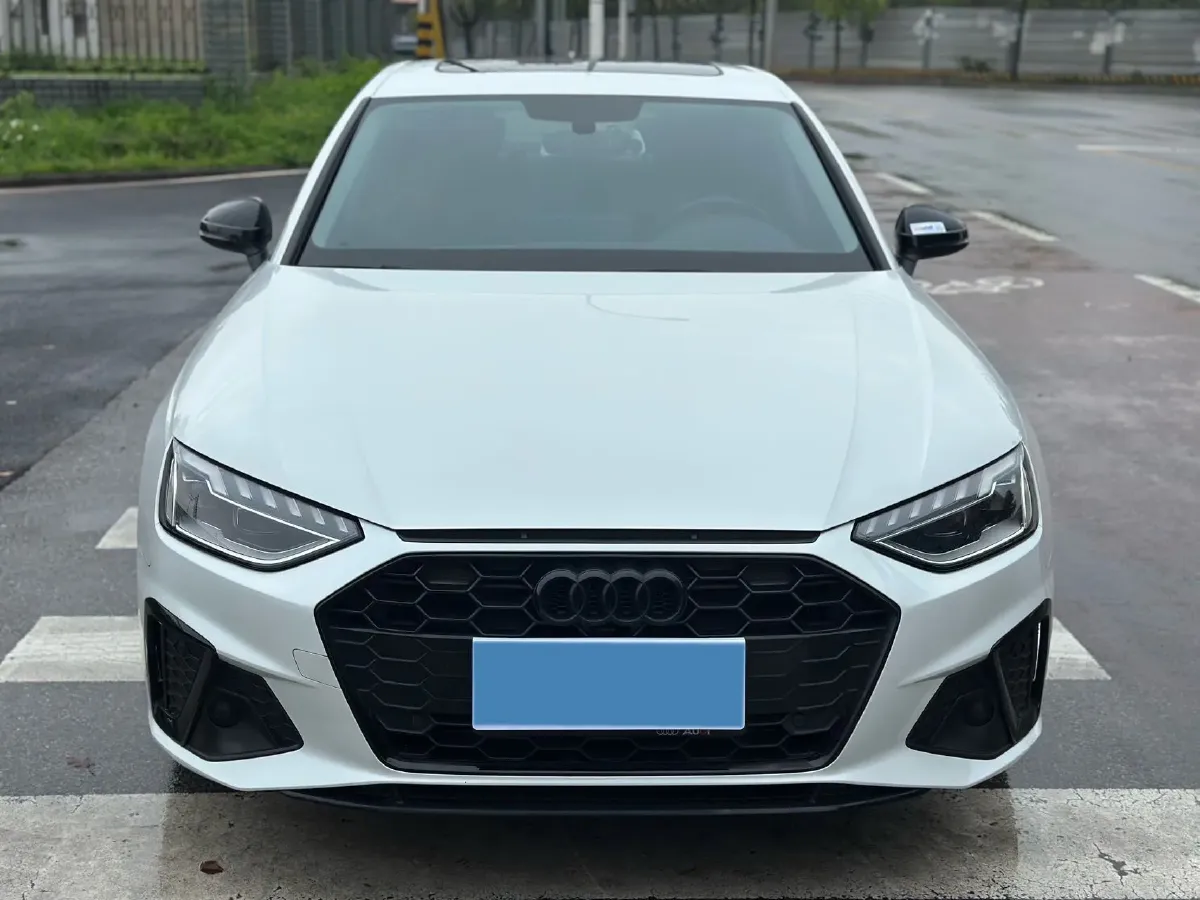 2022 Audi A4L 2.0T 190HP L4 7DCT,autocango,china used car exporter,china ev exporter,chinese used car exporter,chinese used ev exporter