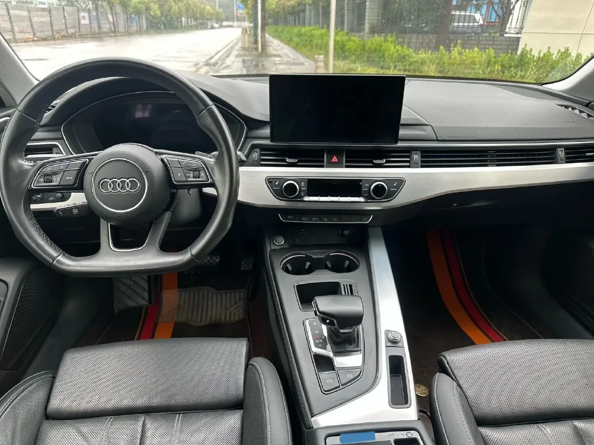 2022 Audi A4L 2.0T 190HP L4 7DCT,autocango,china used car exporter,china ev exporter,chinese used car exporter,chinese used ev exporter