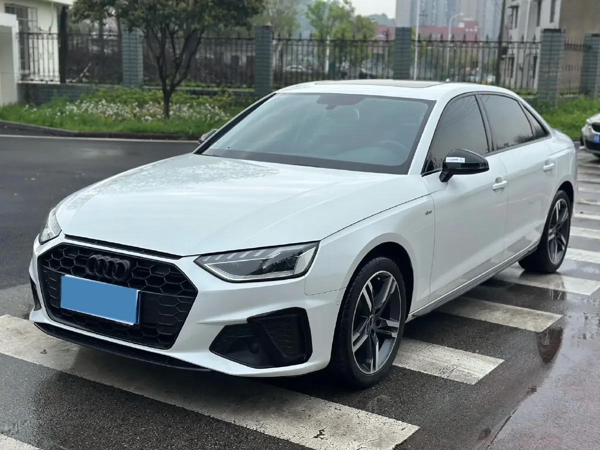 2022 Audi A4L 2.0T 190HP L4 7DCT,autocango,china used car exporter,china ev exporter,chinese used car exporter,chinese used ev exporter