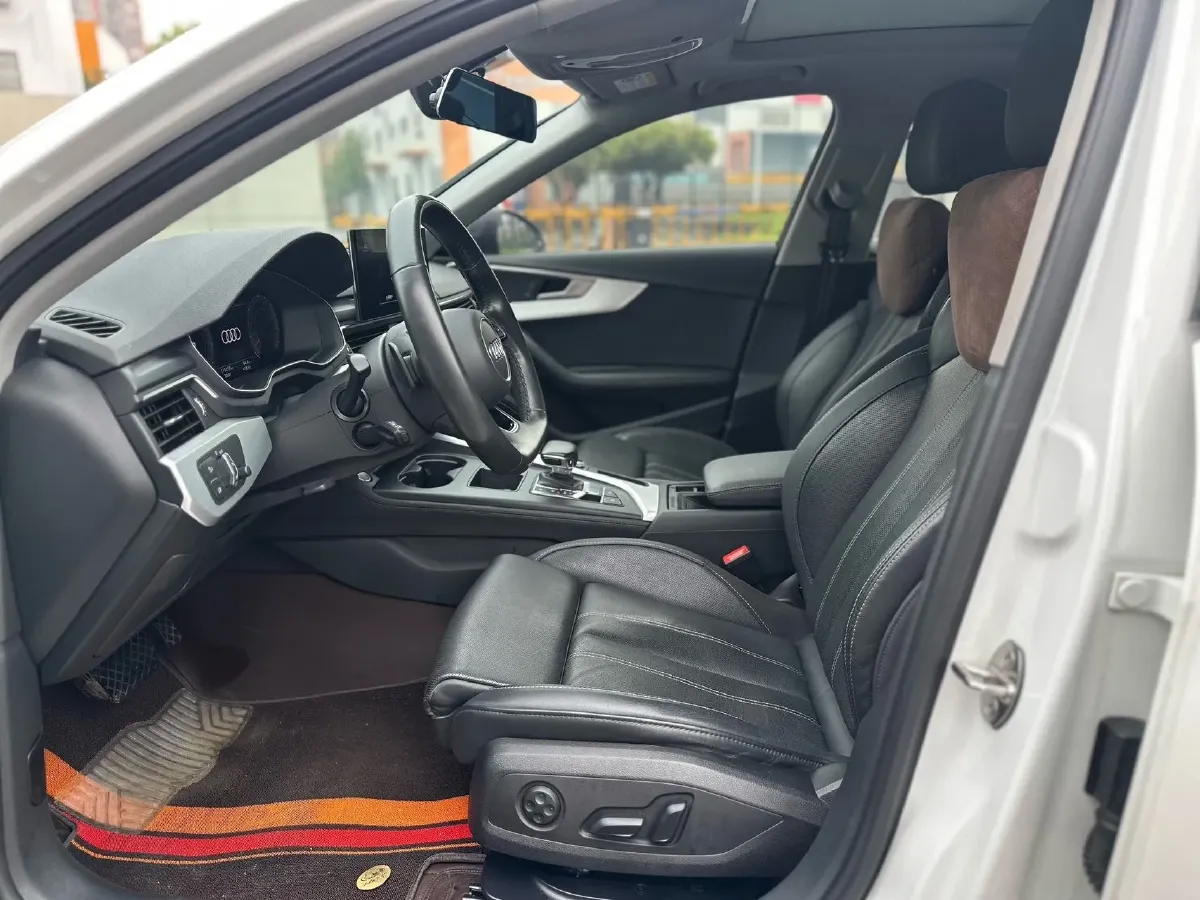 2022 Audi A4L 2.0T 190HP L4 7DCT,autocango,china used car exporter,china ev exporter,chinese used car exporter,chinese used ev exporter