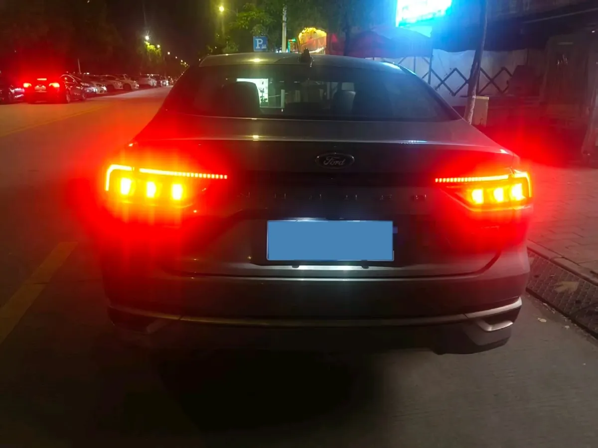 2022 Ford Mondeo 2.0T 238HP L4 8AT,autocango,china used car exporter,china ev exporter,chinese used car exporter,chinese used ev exporter