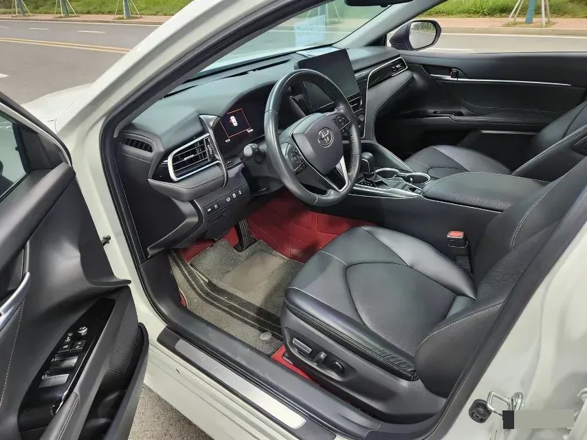 2021 Toyota Camry 2.5L 209HP L4 8AT,autocango,china used car exporter,china ev exporter,chinese used car exporter,chinese used ev exporter