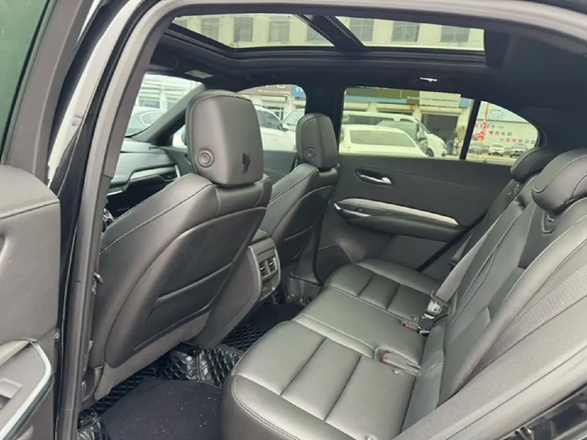 2021 Cadillac XT4 2.0T 237HP L4 9AT,autocango,china used car exporter,china ev exporter,chinese used car exporter,chinese used ev exporter