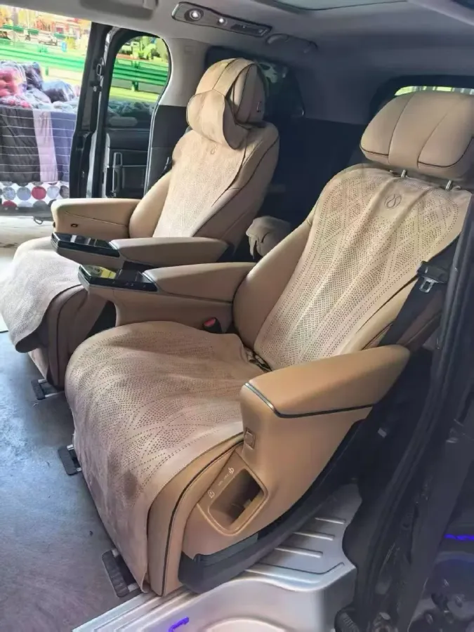 2024 Denza D9 1.5T 139HP L4 E-CVT PHEV 40KWH,autocango,china used car exporter,china ev exporter,chinese used car exporter,chinese used ev exporter