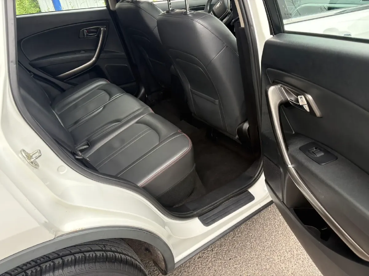 2017 Bestune X80 2.0L 147HP L4 6AT,autocango,china used car exporter,china ev exporter,chinese used car exporter,chinese used ev exporter