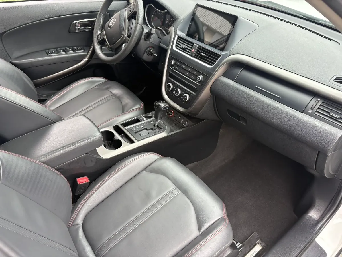 2017 Bestune X80 2.0L 147HP L4 6AT,autocango,china used car exporter,china ev exporter,chinese used car exporter,chinese used ev exporter