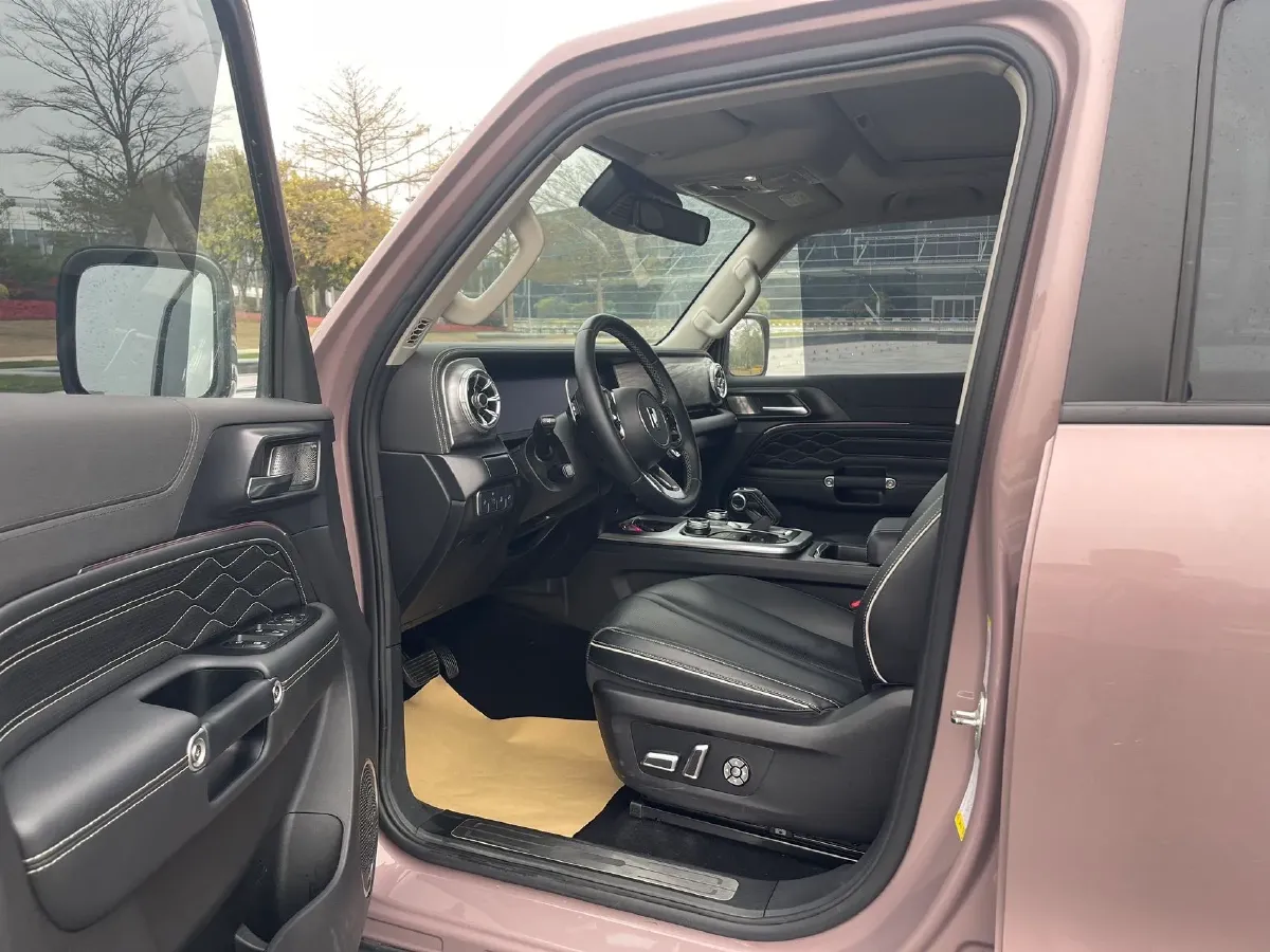 2023 Tank 300 2.0T 227HP L4 8AT,autocango,china used car exporter,china ev exporter,chinese used car exporter,chinese used ev exporter