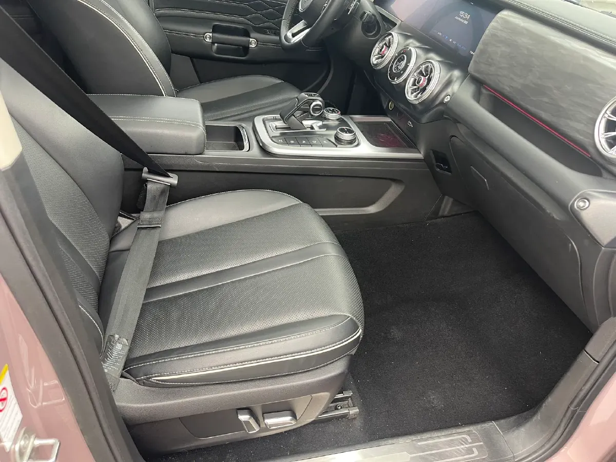 2023 Tank 300 2.0T 227HP L4 8AT,autocango,china used car exporter,china ev exporter,chinese used car exporter,chinese used ev exporter