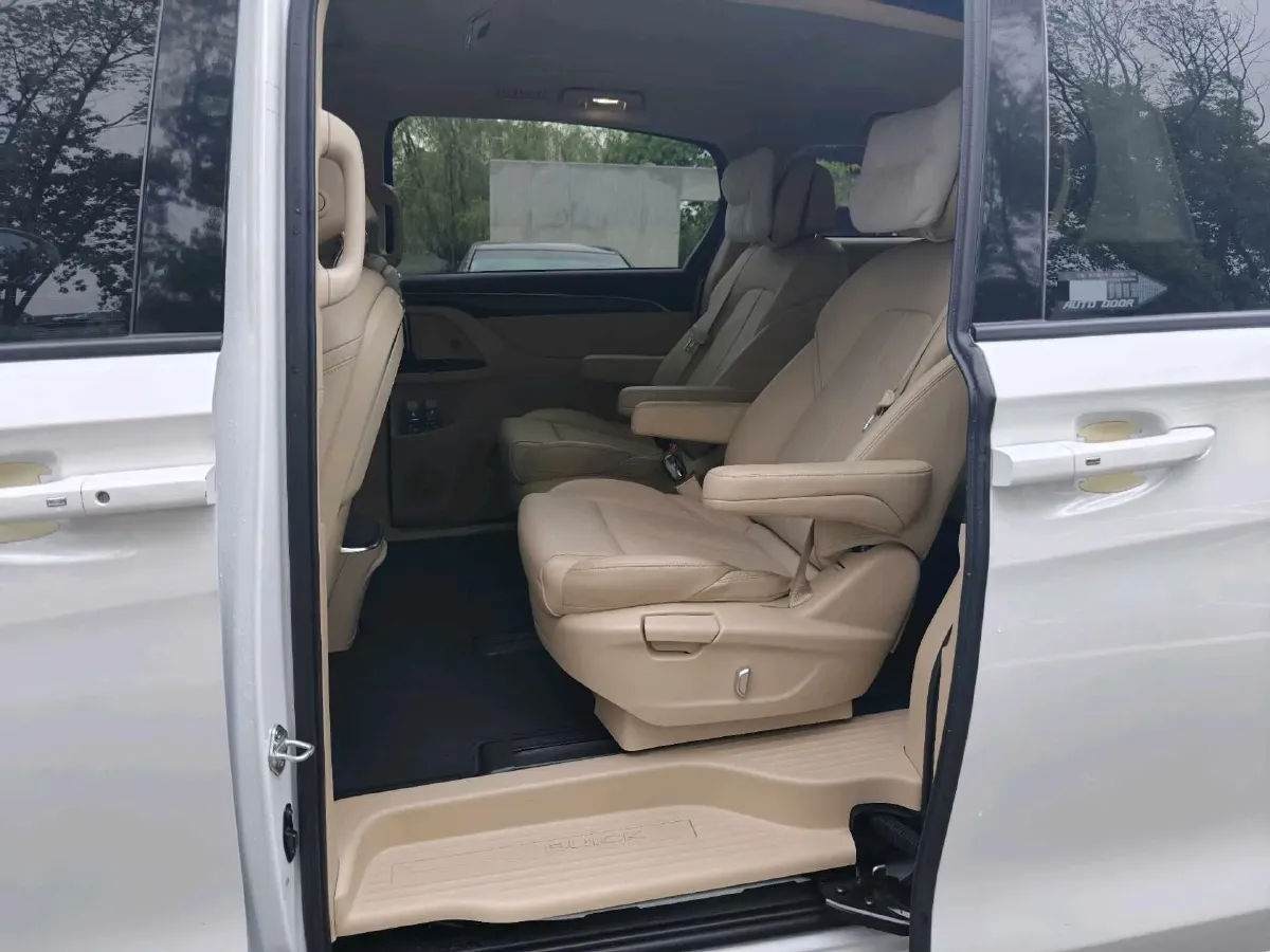 2023 Buick GL8 2.0T 237HP L4 9AT,autocango,china used car exporter,china ev exporter,chinese used car exporter,chinese used ev exporter