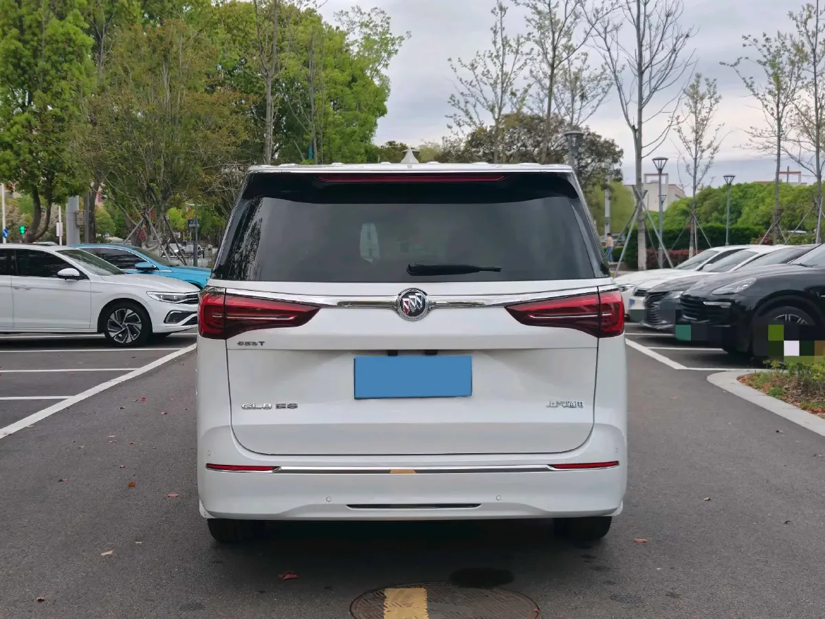 2023 Buick GL8 2.0T 237HP L4 9AT,autocango,china used car exporter,china ev exporter,chinese used car exporter,chinese used ev exporter
