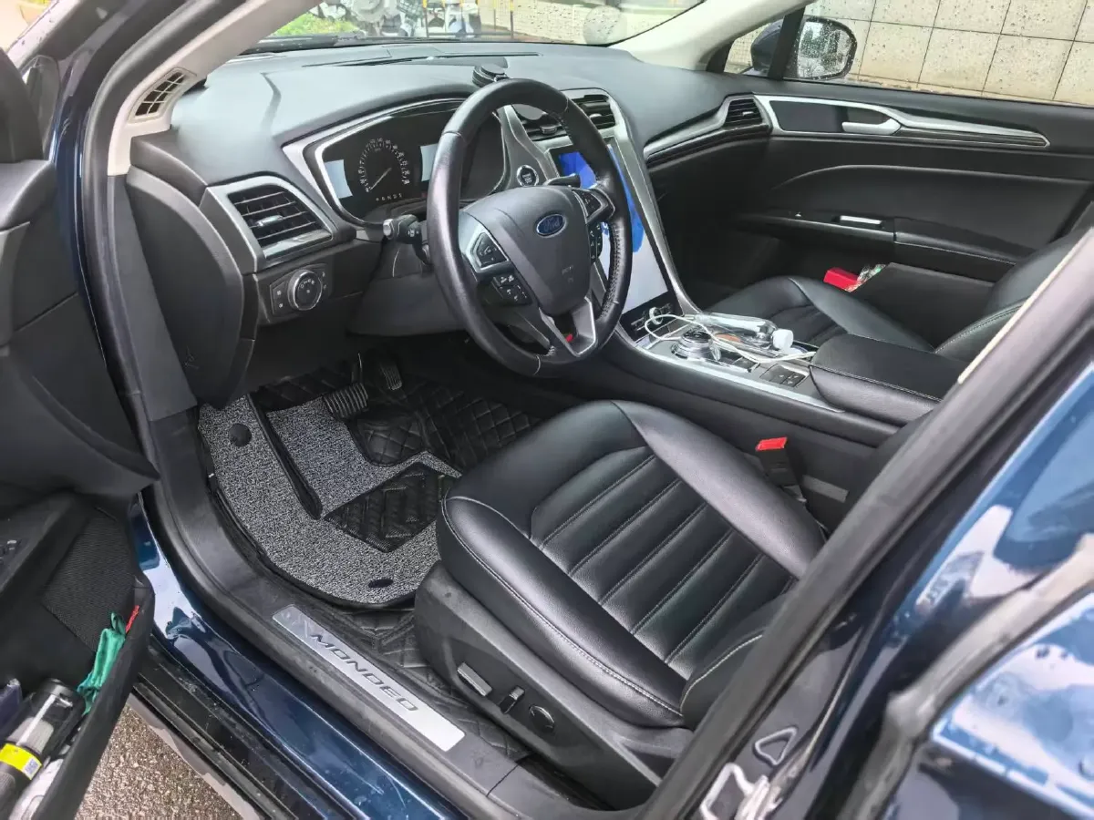 2020 Ford Mondeo 2.0T 207HP L4 6AT,autocango,china used car exporter,china ev exporter,chinese used car exporter,chinese used ev exporter
