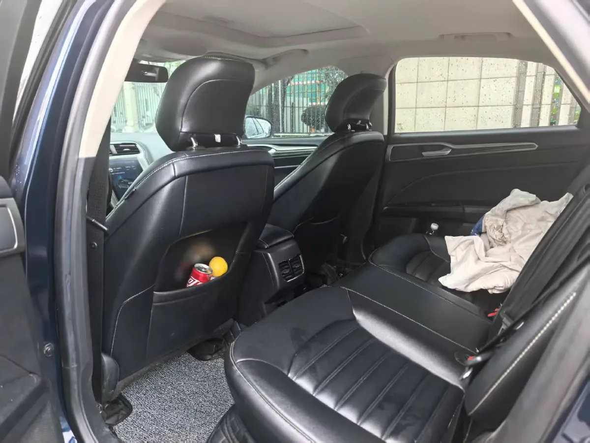 2020 Ford Mondeo 2.0T 207HP L4 6AT,autocango,china used car exporter,china ev exporter,chinese used car exporter,chinese used ev exporter