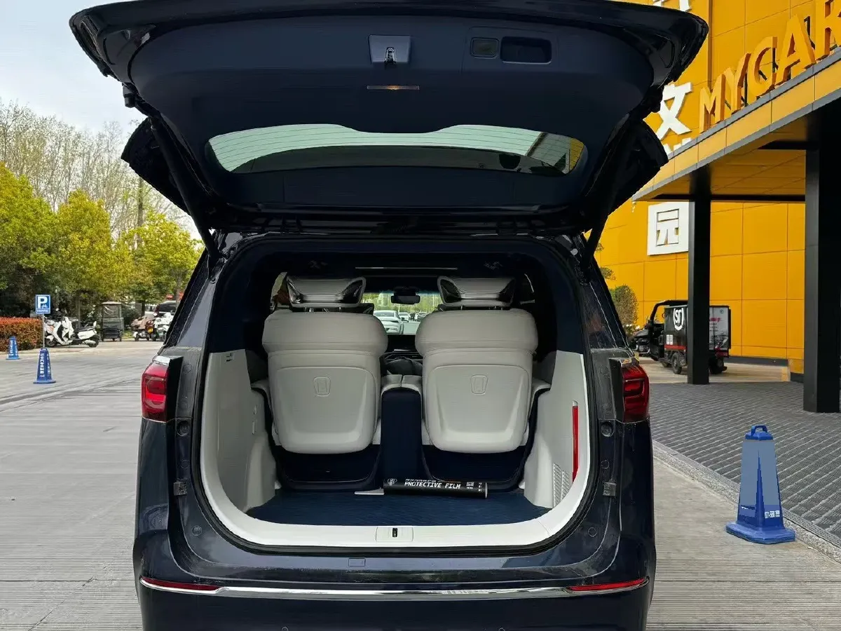 2020 Buick GL8 2.0T 237HP L4 9AT,autocango,china used car exporter,china ev exporter,chinese used car exporter,chinese used ev exporter