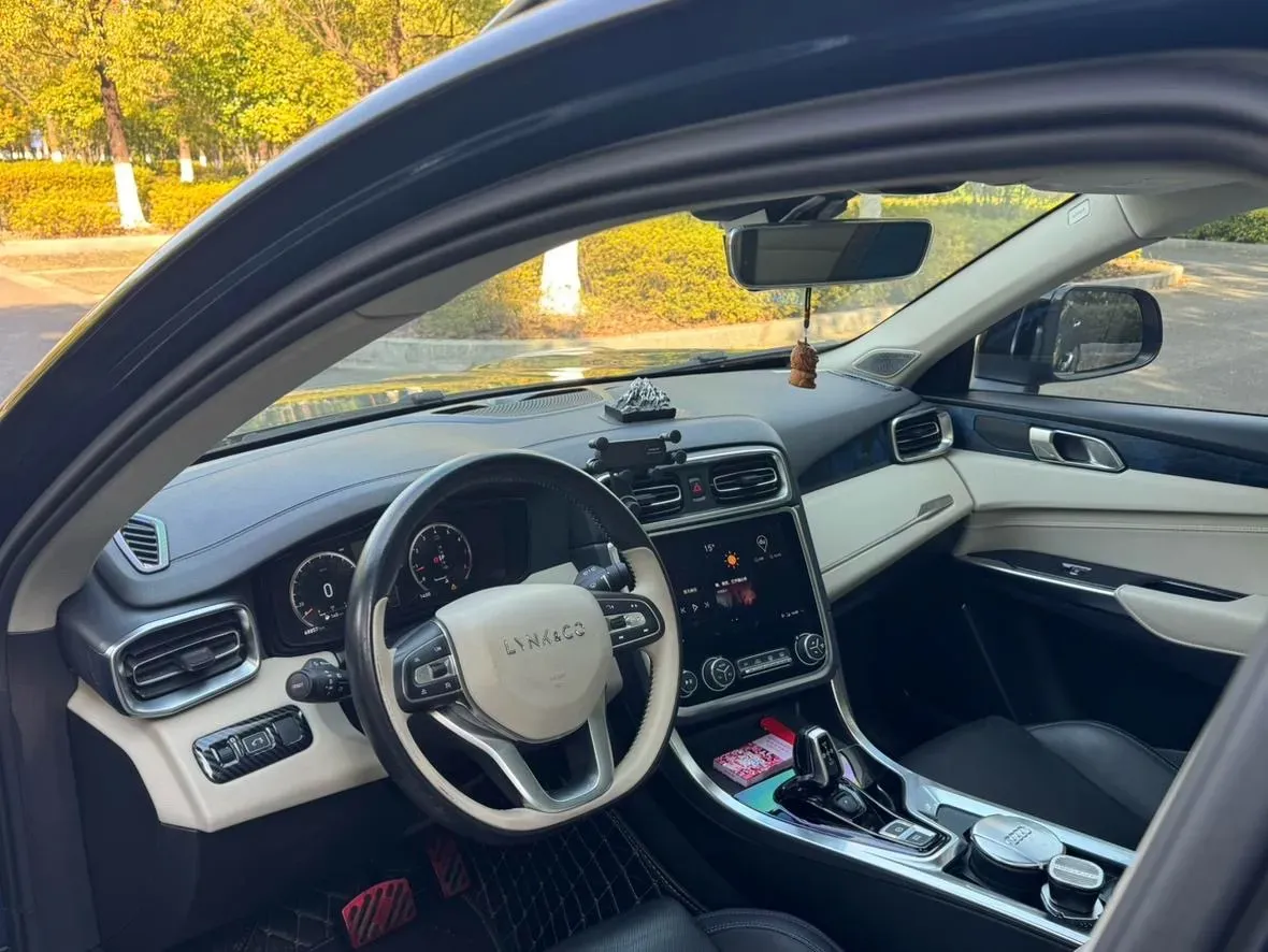 2019 LYNK&CO 01 2.0T 190HP L4 6AT,autocango,china used car exporter,china ev exporter,chinese used car exporter,chinese used ev exporter