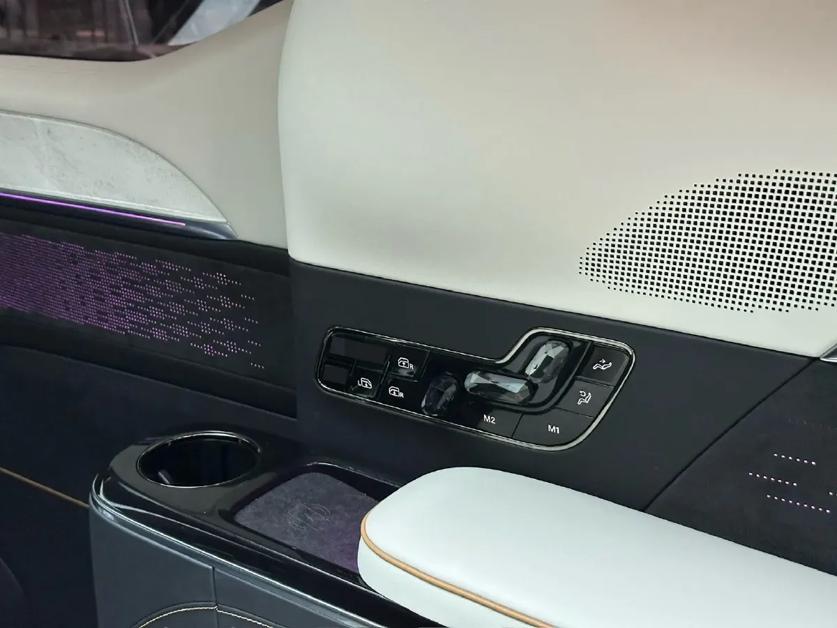 2024 Zeekr 009 BEV 108KWH,autocango,china used car exporter,china ev exporter,chinese used car exporter,chinese used ev exporter