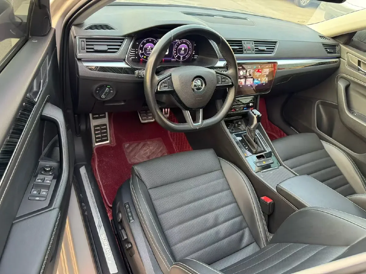 2022 Skoda Superb 2.0T 186HP L4 7DCT,autocango,china used car exporter,china ev exporter,chinese used car exporter,chinese used ev exporter