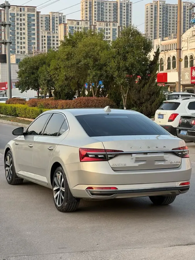 2022 Skoda Superb 2.0T 186HP L4 7DCT,autocango,china used car exporter,china ev exporter,chinese used car exporter,chinese used ev exporter