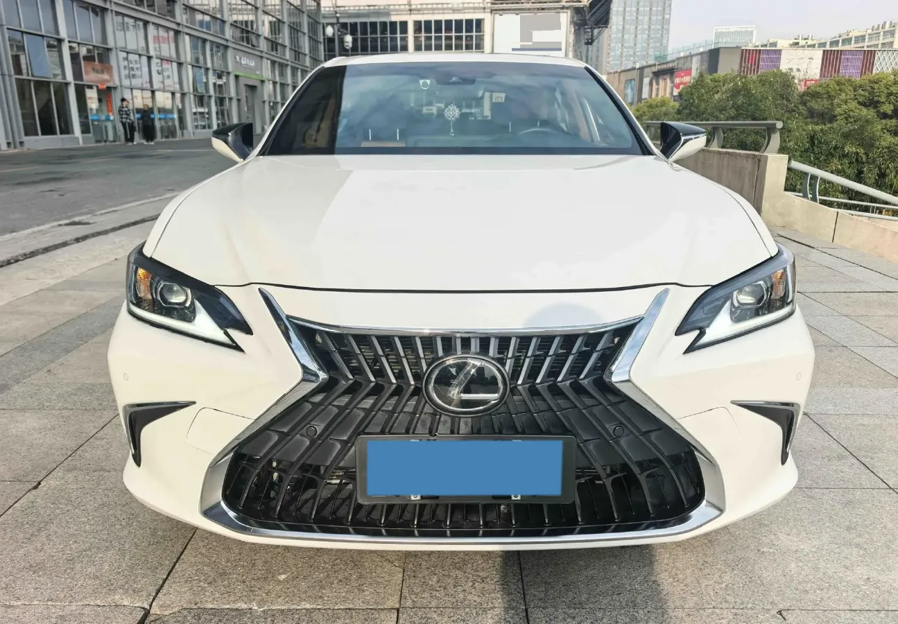 2024 Lexus ES 2.0L 173HP L4 CVT,autocango,china used car exporter,china ev exporter,chinese used car exporter,chinese used ev exporter