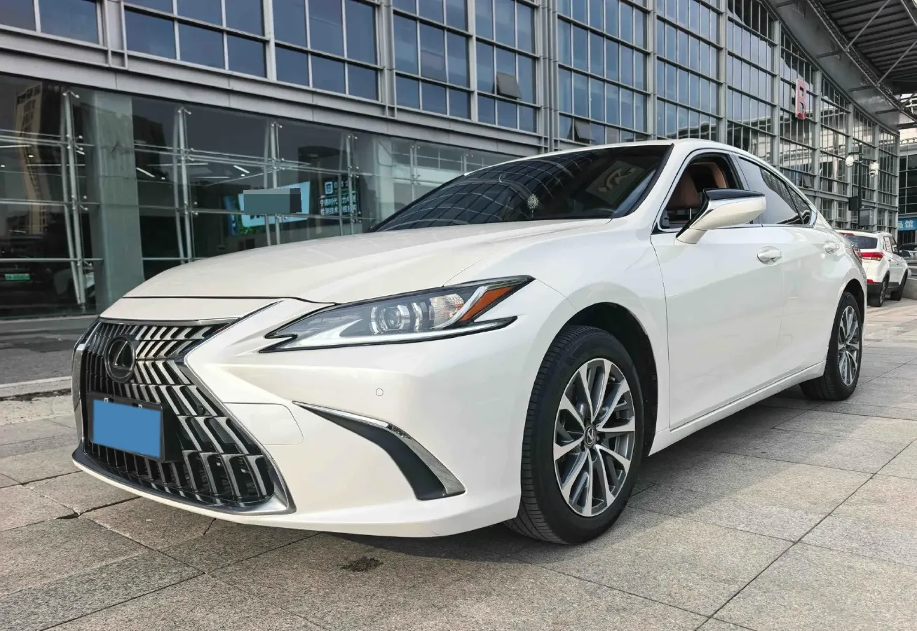 2024 Lexus ES 2.0L 173HP L4 CVT,autocango,china used car exporter,china ev exporter,chinese used car exporter,chinese used ev exporter
