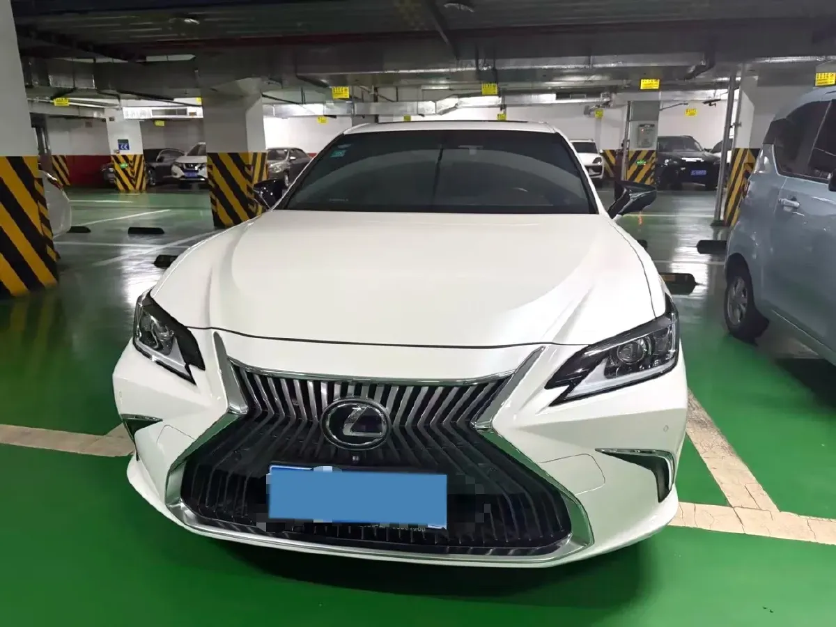 2020 Lexus ES 2.0L 173HP L4 CVT,autocango,china used car exporter,china ev exporter,chinese used car exporter,chinese used ev exporter