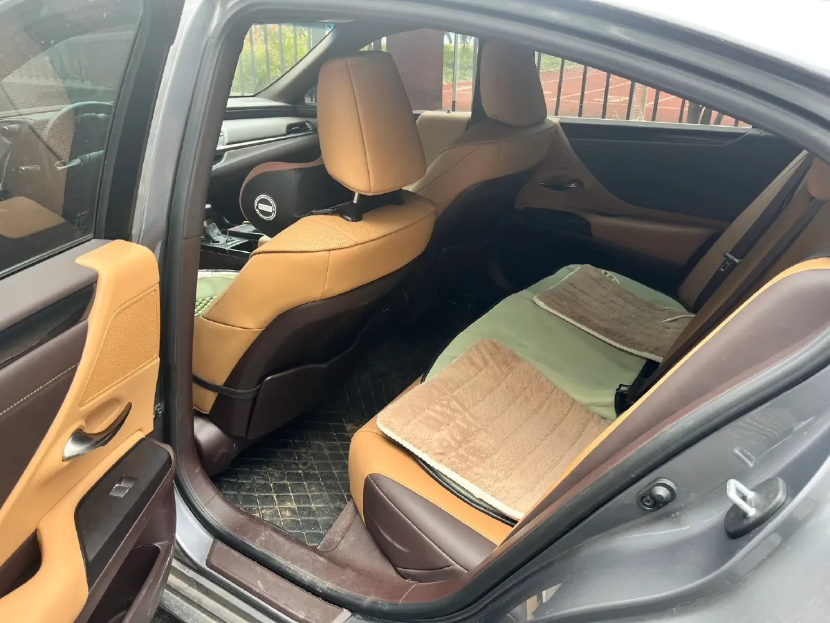 2020 Lexus ES 2.0L 173HP L4 CVT,autocango,china used car exporter,china ev exporter,chinese used car exporter,chinese used ev exporter