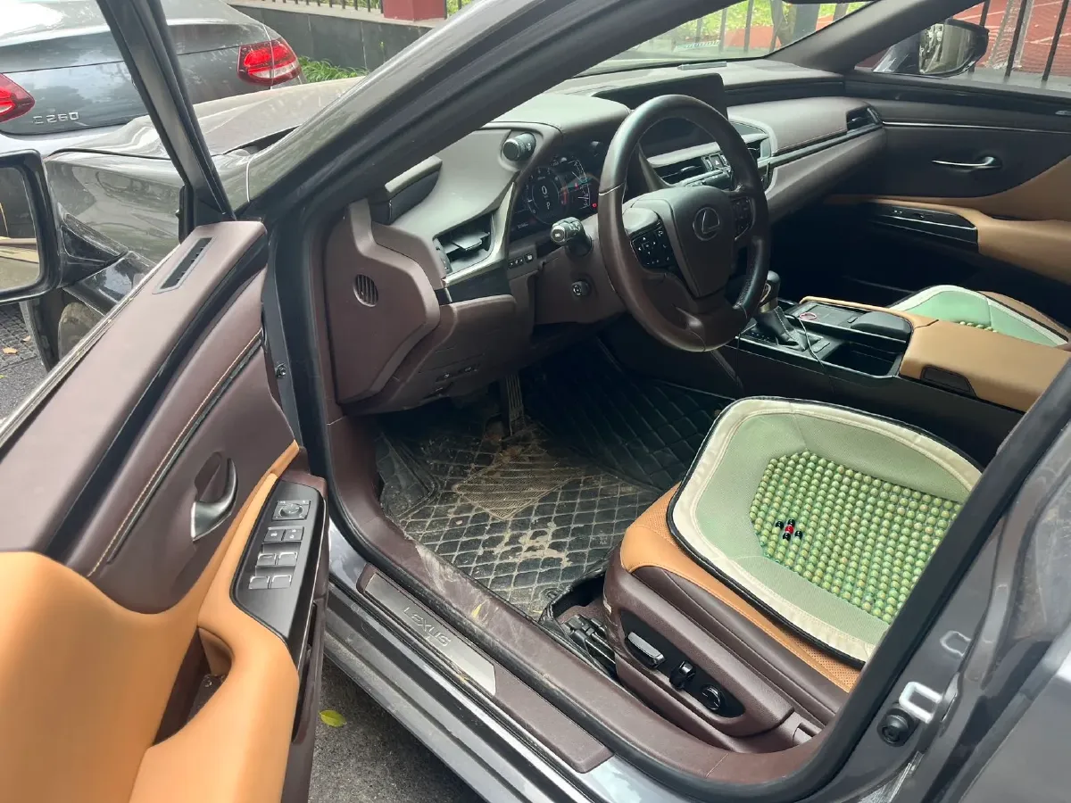 2020 Lexus ES 2.0L 173HP L4 CVT,autocango,china used car exporter,china ev exporter,chinese used car exporter,chinese used ev exporter