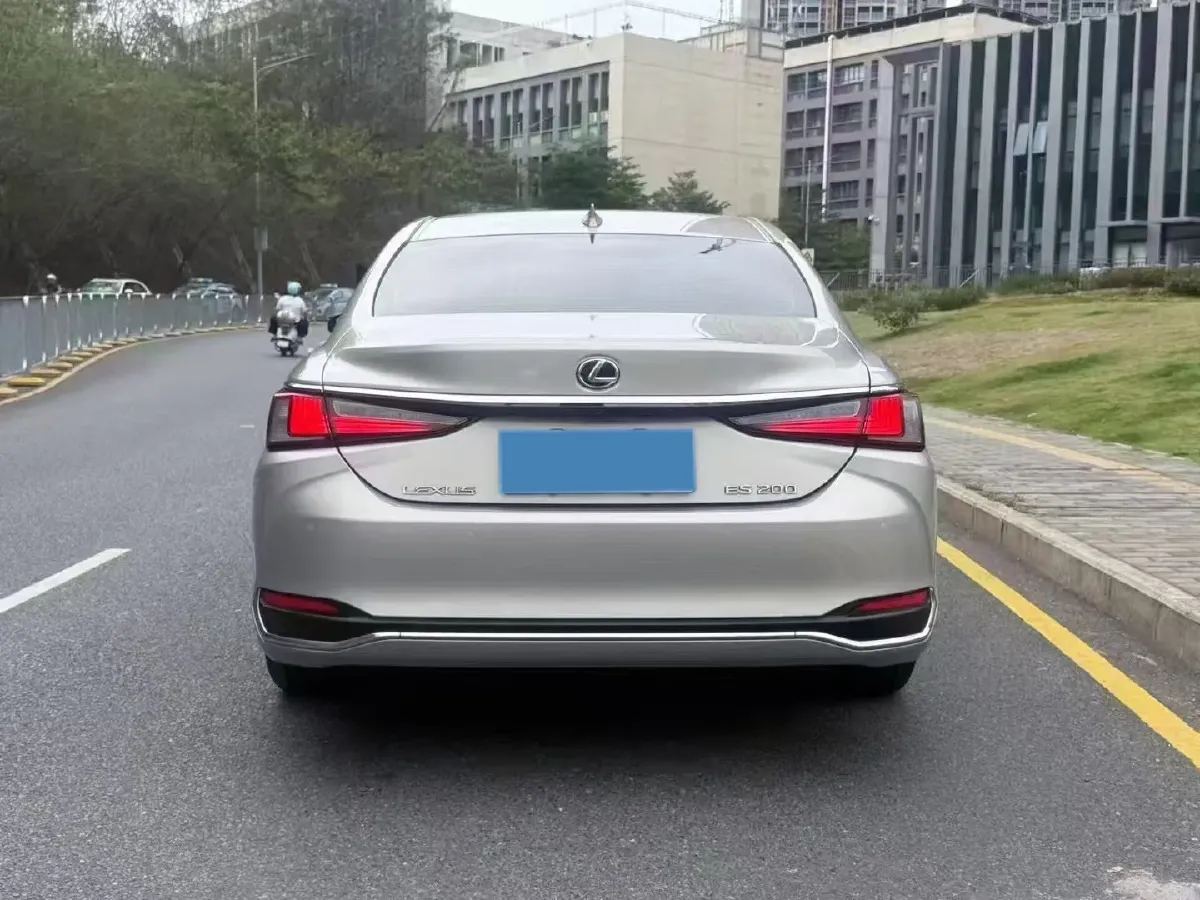 2022 Lexus ES 2.0L 173HP L4 CVT,autocango,china used car exporter,china ev exporter,chinese used car exporter,chinese used ev exporter