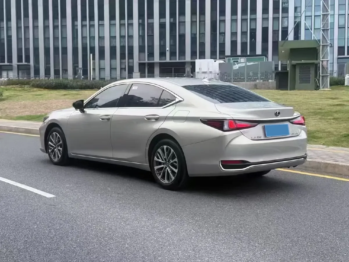 2022 Lexus ES 2.0L 173HP L4 CVT,autocango,china used car exporter,china ev exporter,chinese used car exporter,chinese used ev exporter
