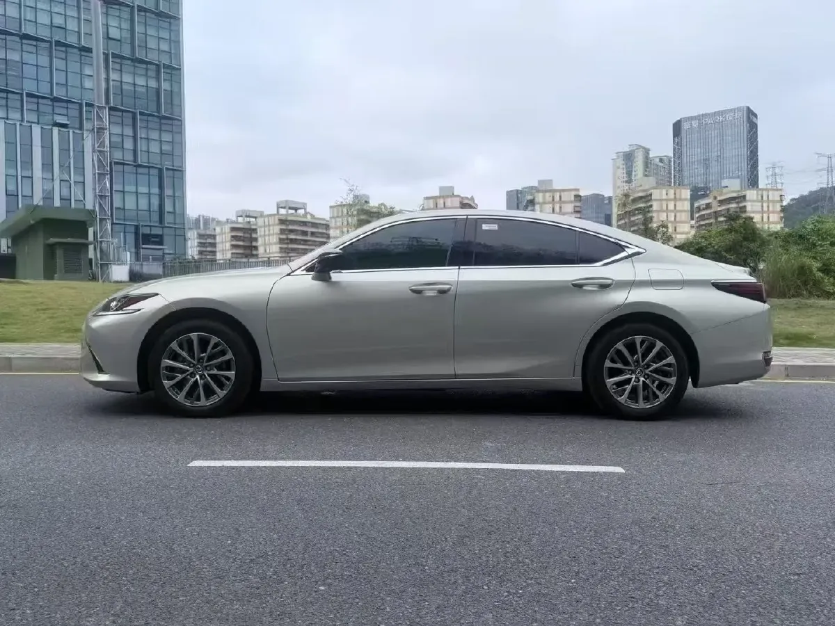 2022 Lexus ES 2.0L 173HP L4 CVT,autocango,china used car exporter,china ev exporter,chinese used car exporter,chinese used ev exporter