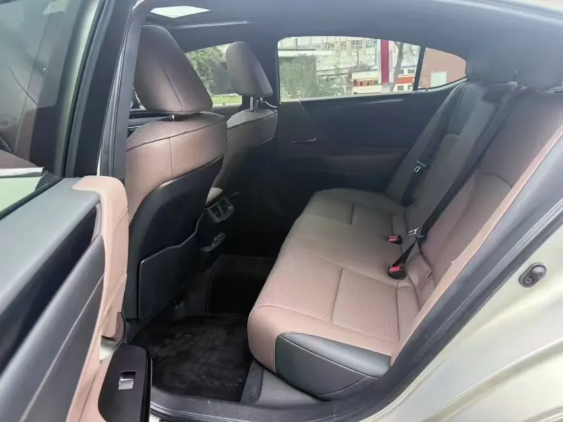 2022 Lexus ES 2.0L 173HP L4 CVT,autocango,china used car exporter,china ev exporter,chinese used car exporter,chinese used ev exporter