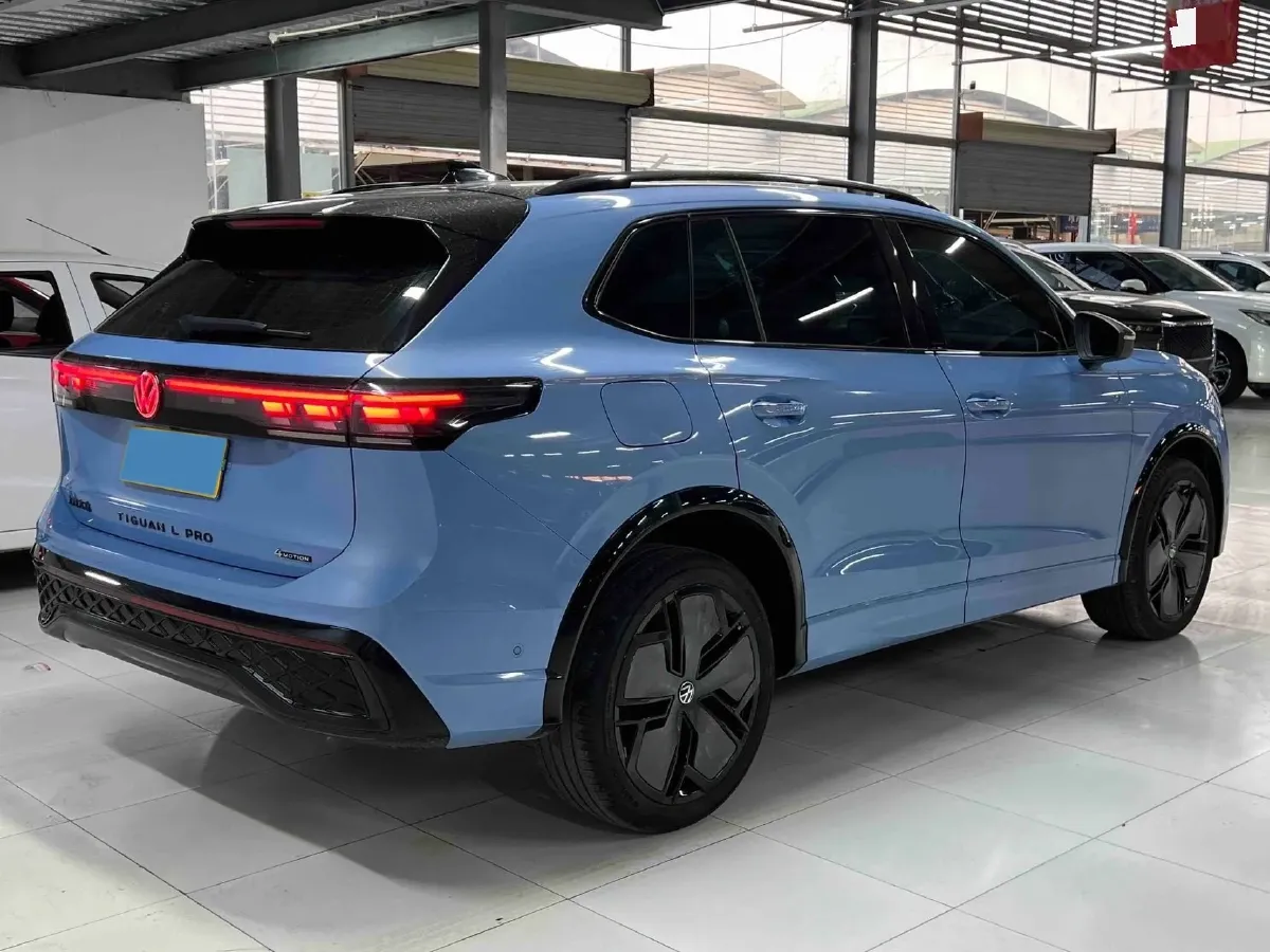 2024 Volkswagen Tiguan L 2.0T 220HP L4 7DCT,autocango,china used car exporter,china ev exporter,chinese used car exporter,chinese used ev exporter