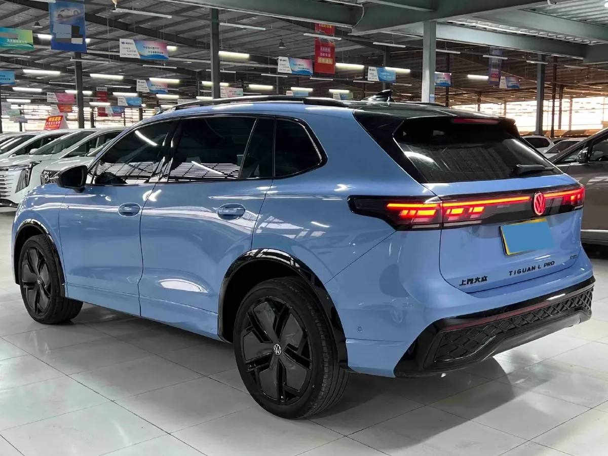 2024 Volkswagen Tiguan L 2.0T 220HP L4 7DCT,autocango,china used car exporter,china ev exporter,chinese used car exporter,chinese used ev exporter